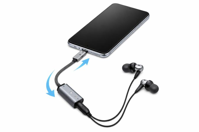 スマホにUSB DAC（ドングル型アンプ）を挿して有線イヤホンを接続する図解