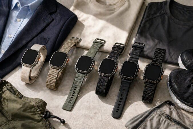 Apple Watch Ultra 3の人気色とバンド選びのコツが伝わるナチュラル系とブラック系の比較イメージ