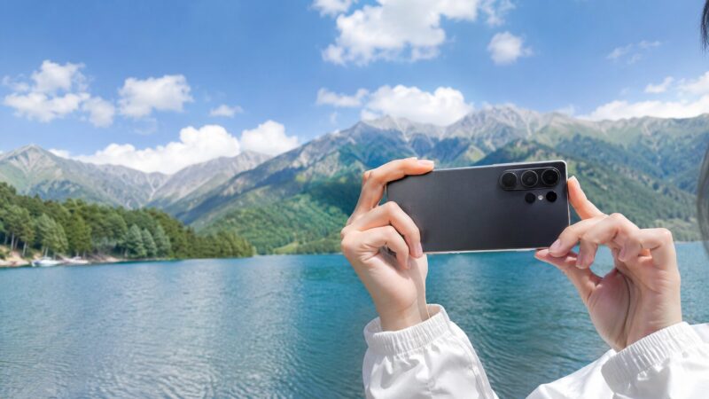 Xiaomi 15T Proの望遠カメラで旅行風景を撮影するイメージ