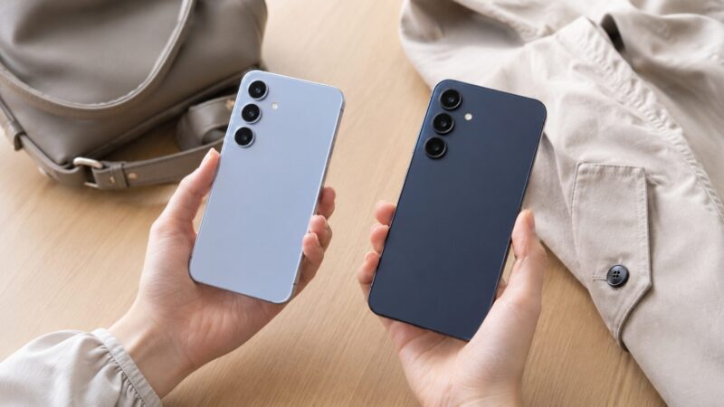 Galaxy S25とS26のサイズ感と片手での持ちやすさを比較するイメージ