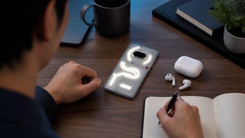 Nothing Phone 3aのGlyph通知や便利機能を日常で使うイメージ