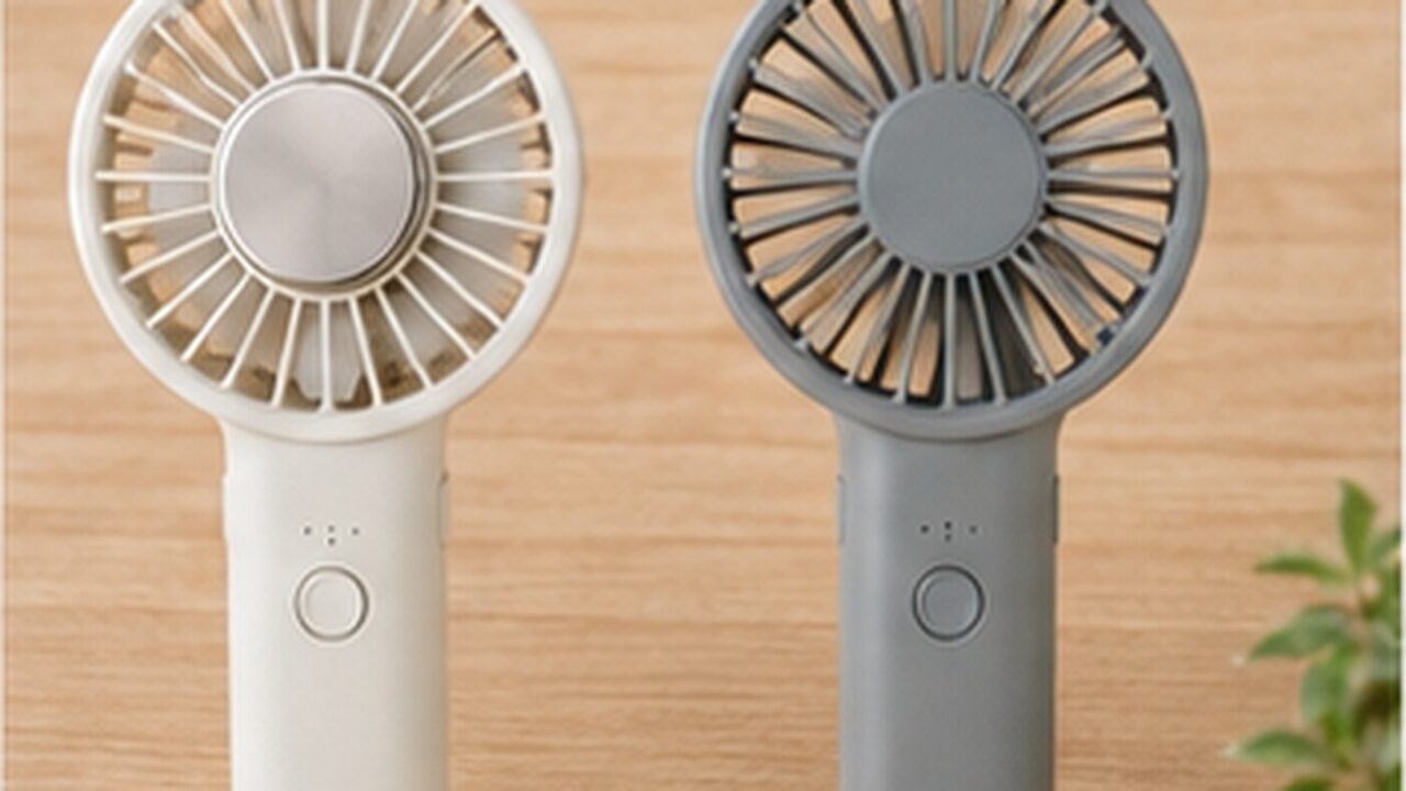 冷却プレート付きと通常型ハンディファンの違いを比較するイメージ