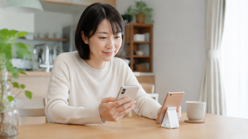 古いスマホの再利用とテザリングで料金を抑える様子